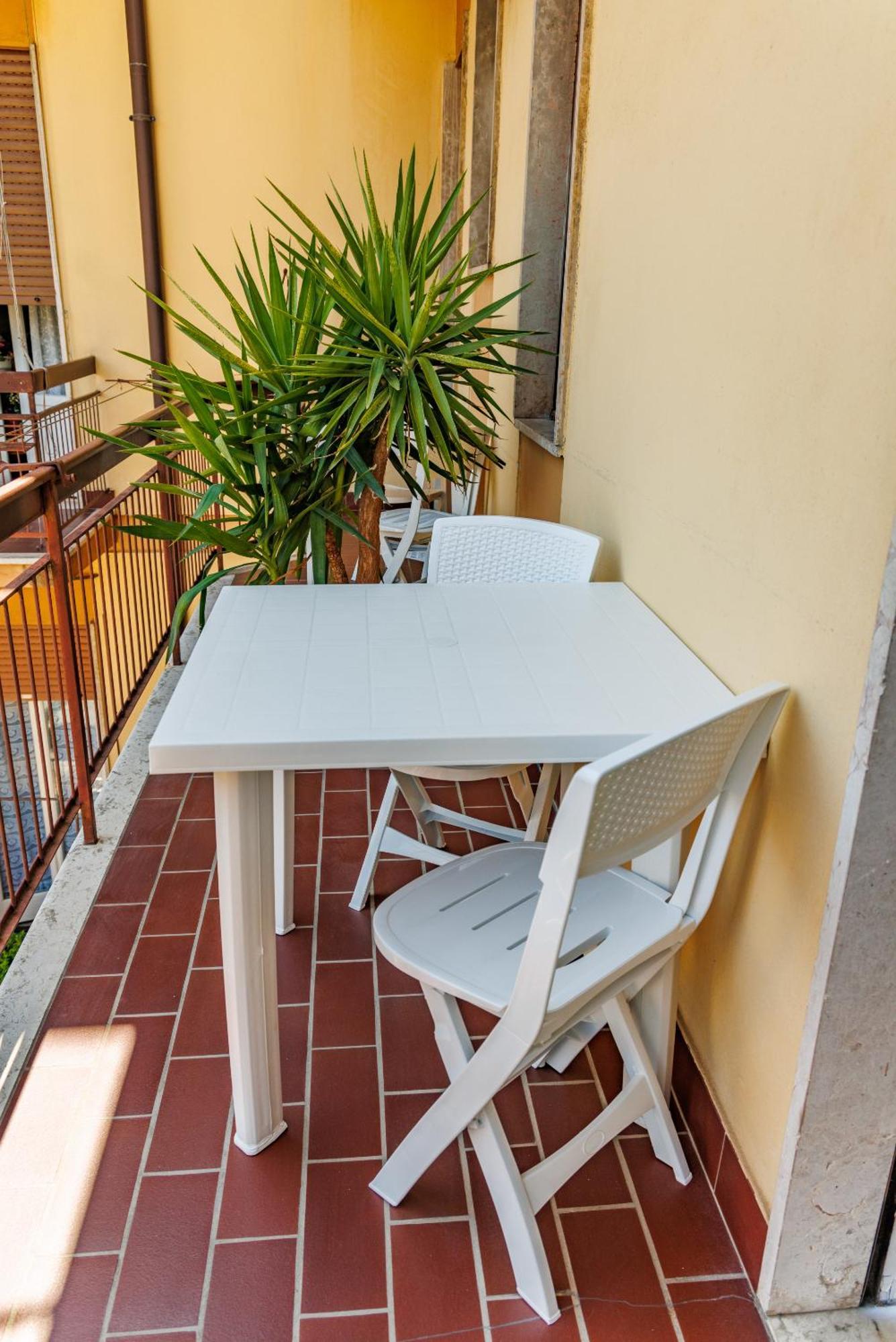 Laura Home Verona Exterior photo